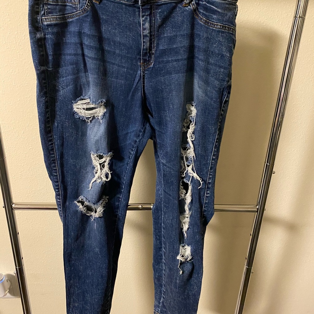 Distressed Skinny Jean
